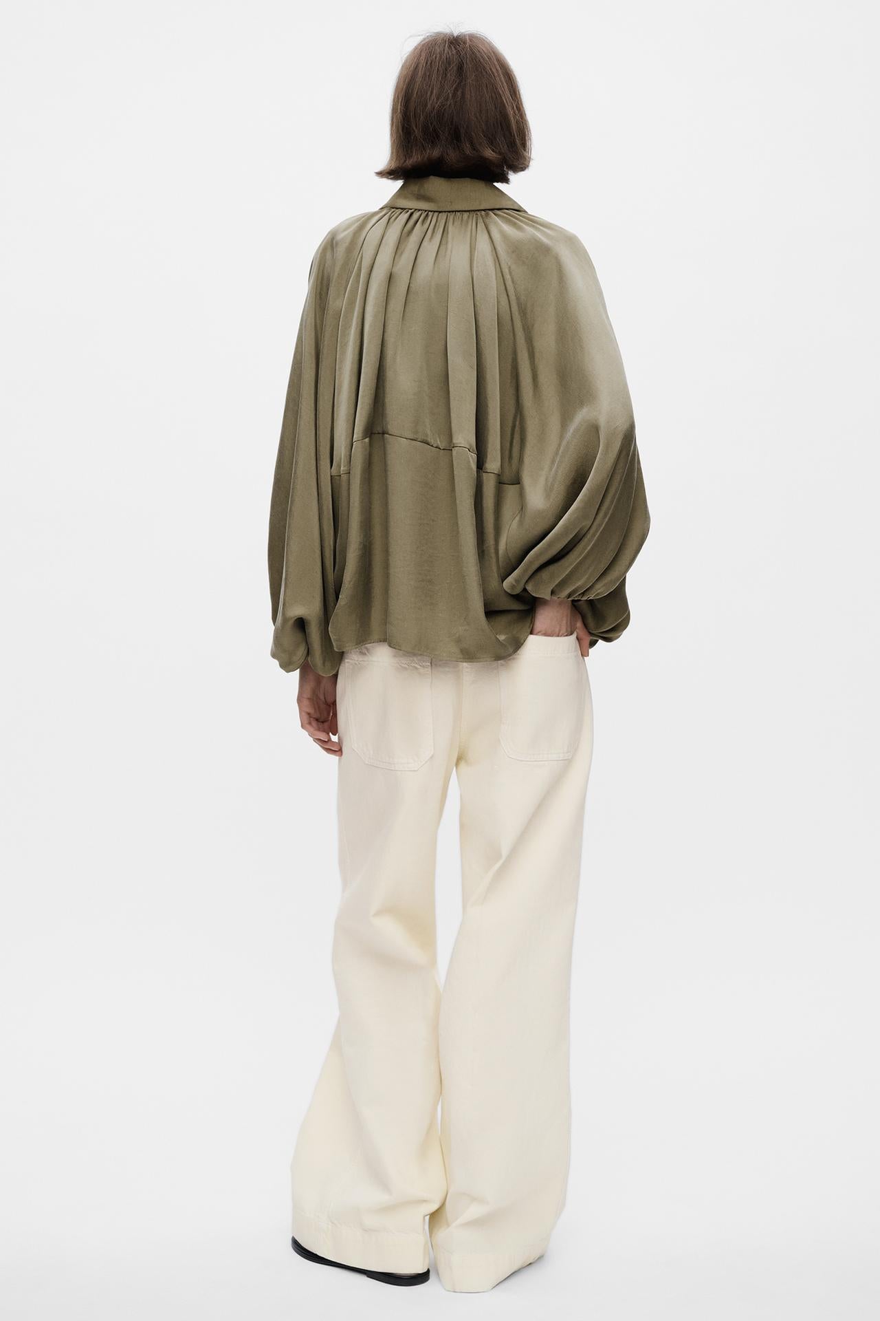 Oversized damesjas met plooien en ballonmouwen – Elise