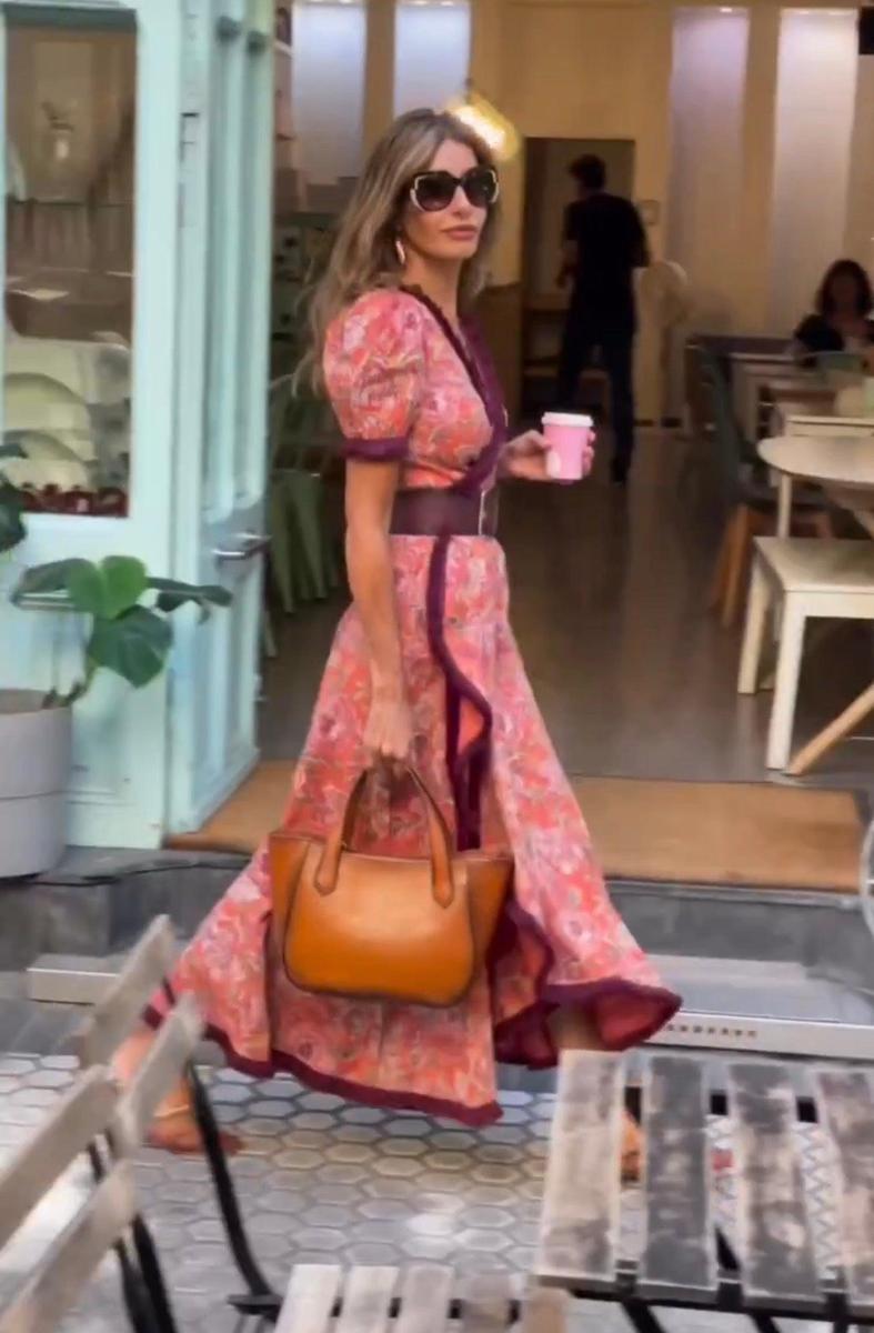 Elegante maxi-jurk met V-hals en A-lijn – Camilla
