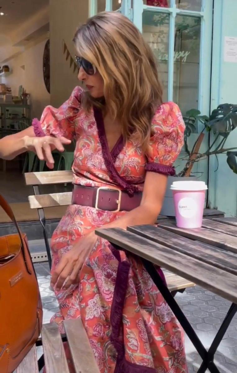 Elegante maxi-jurk met V-hals en A-lijn – Camilla