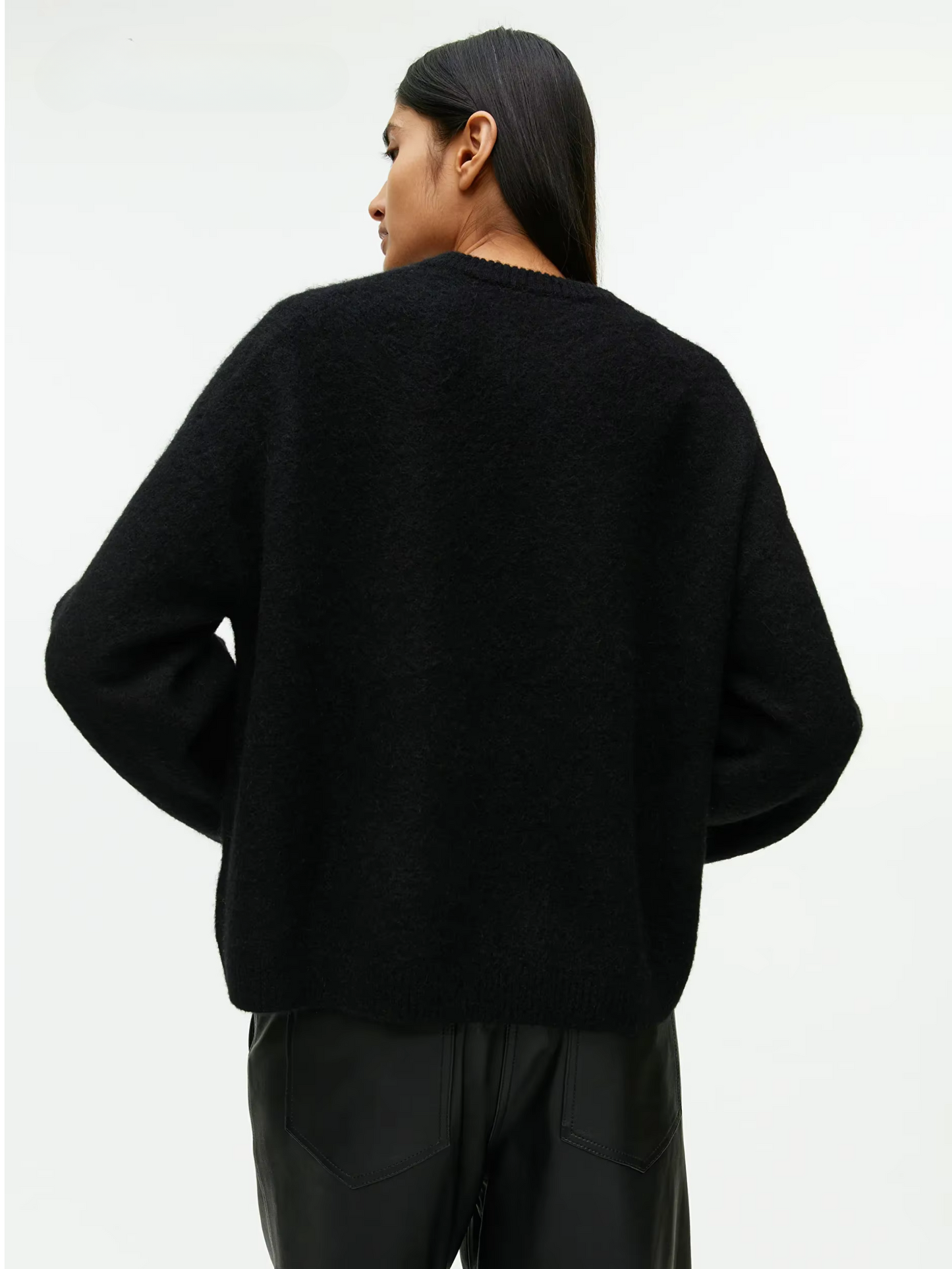 Zachte oversized trui met O-hals voor dames – Noa