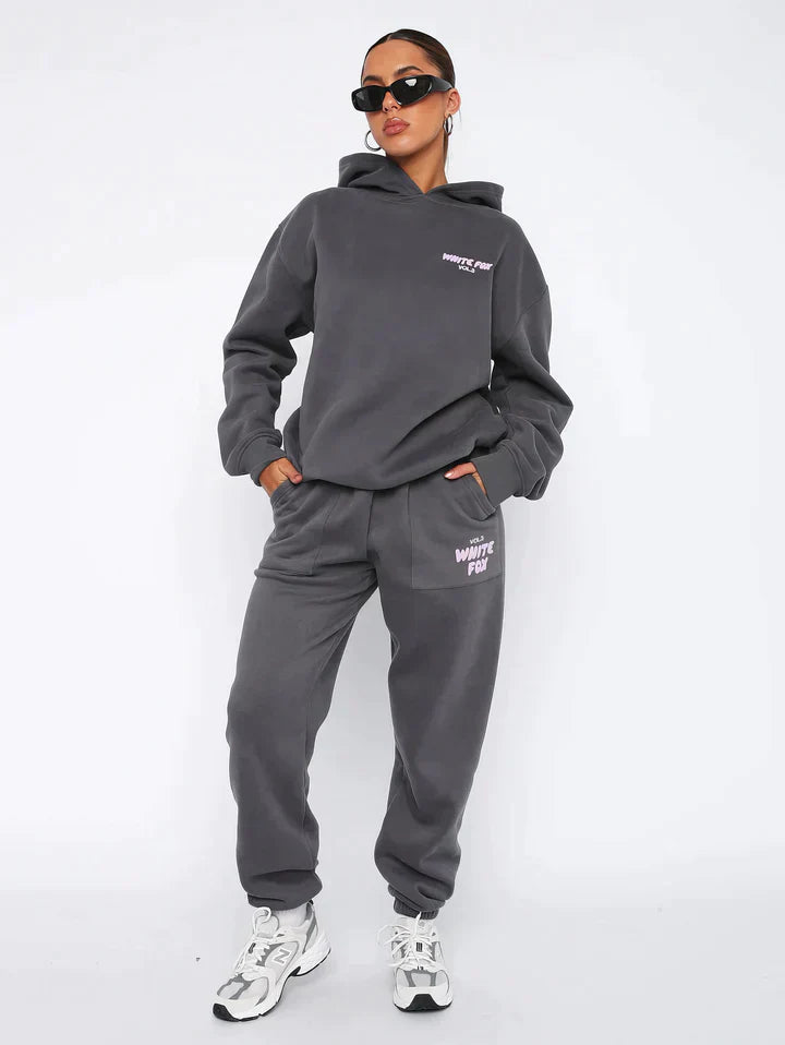 Getailleerd dames trainingspak met hoodie – Lianne