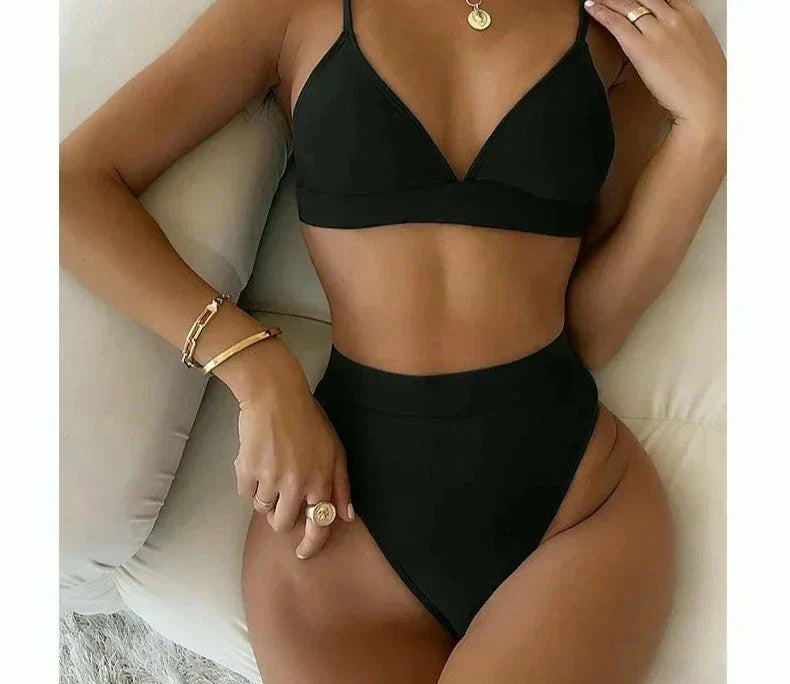 Hoge Taille Bikiniset met Voorgevormde Cups en Tijdloos Design – Roselyn