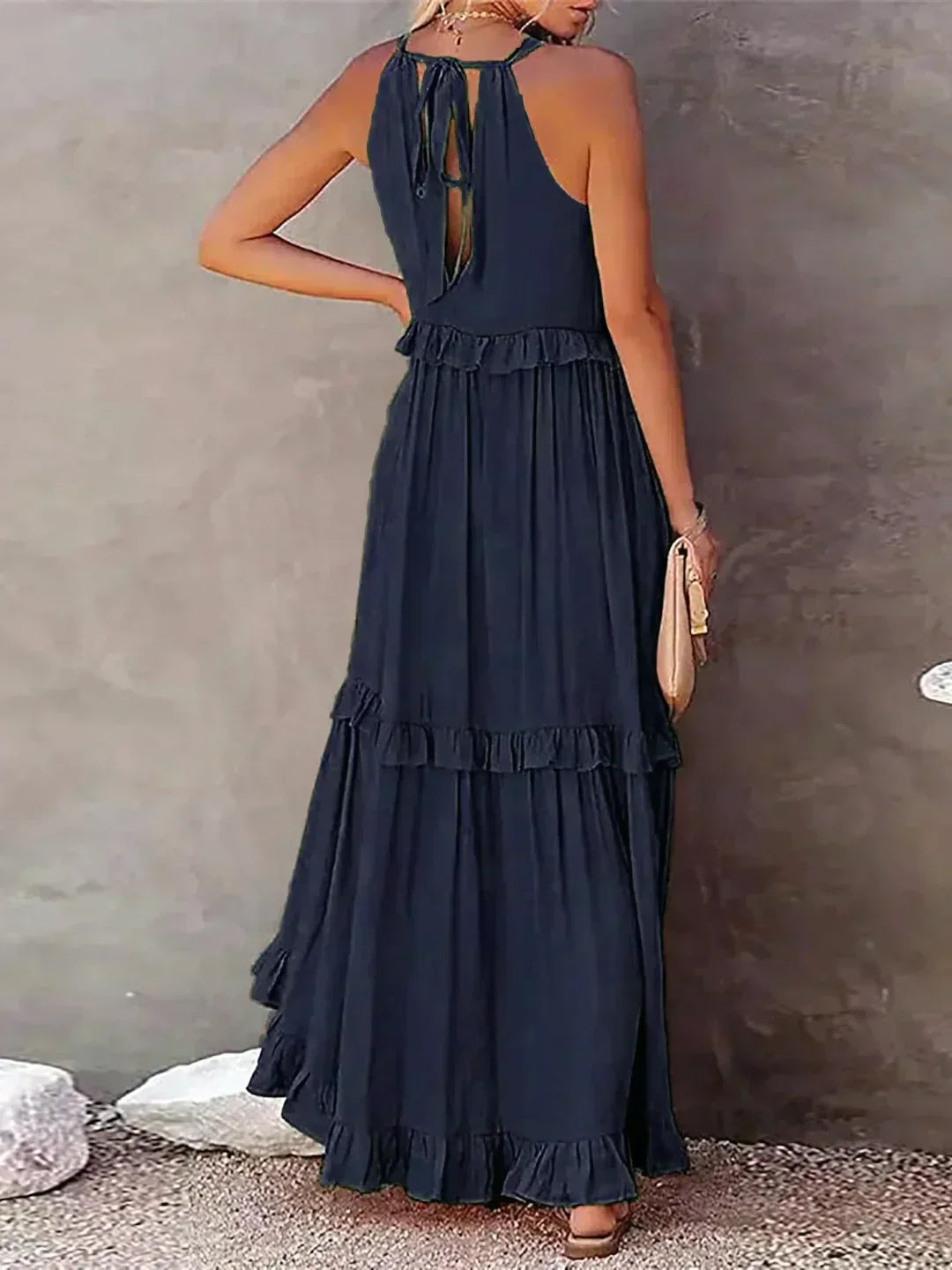 Maxi Halterjurk met Ruffles en Elegante Pasvorm – Sarah