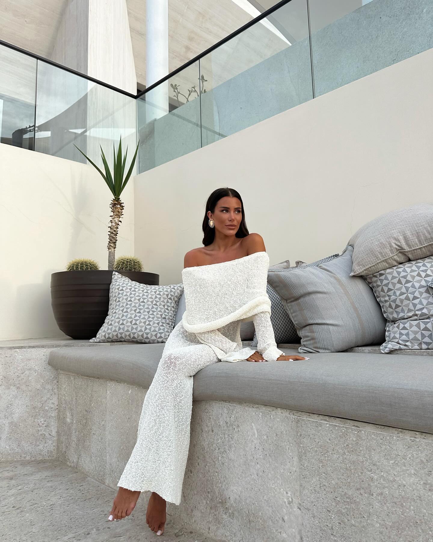 Off shoulder maxi jurk bouclé met flared mouwen – Noelle