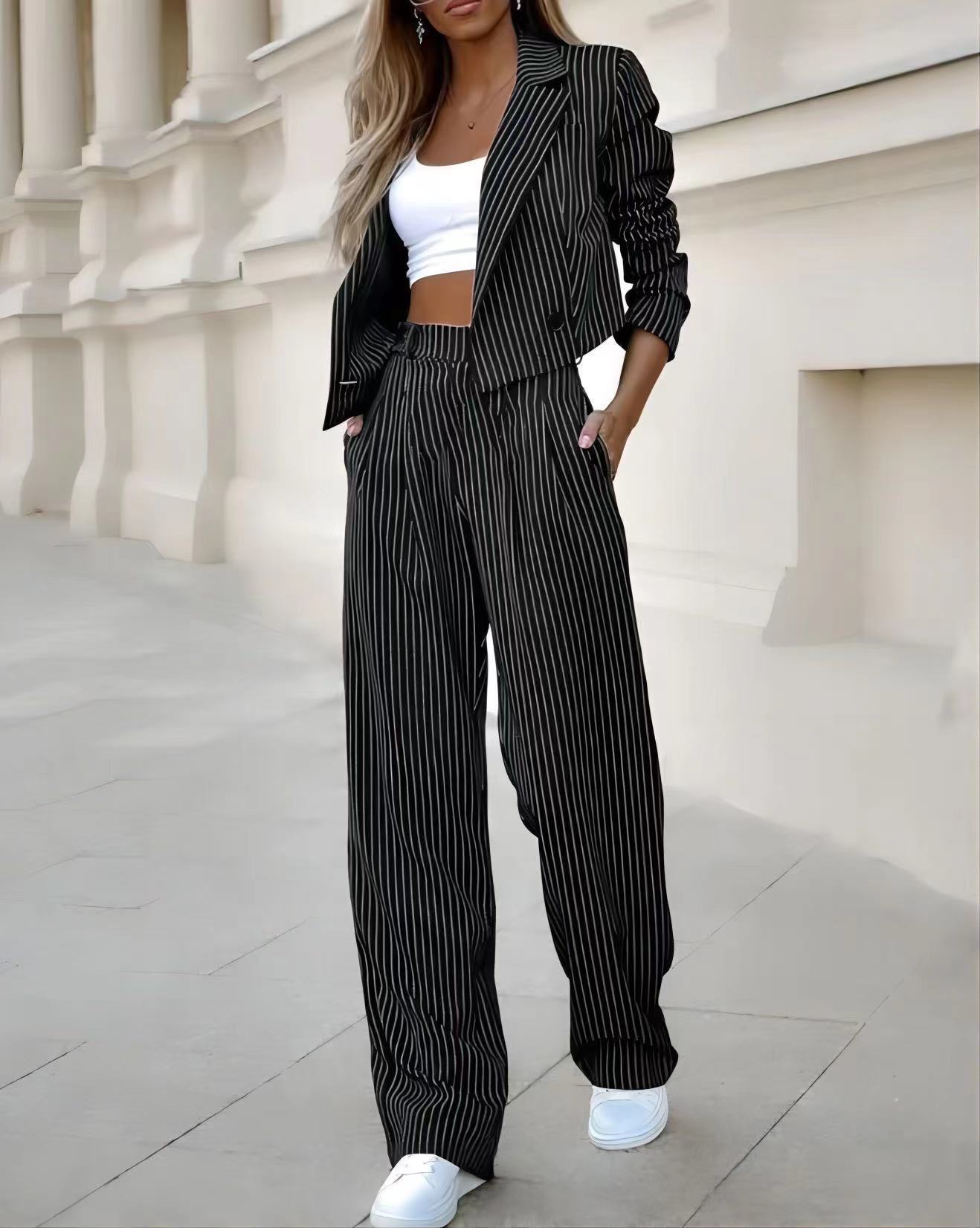 Gestreepte Stijlvolle Damesoutfits Met Broek En Top - Jenny