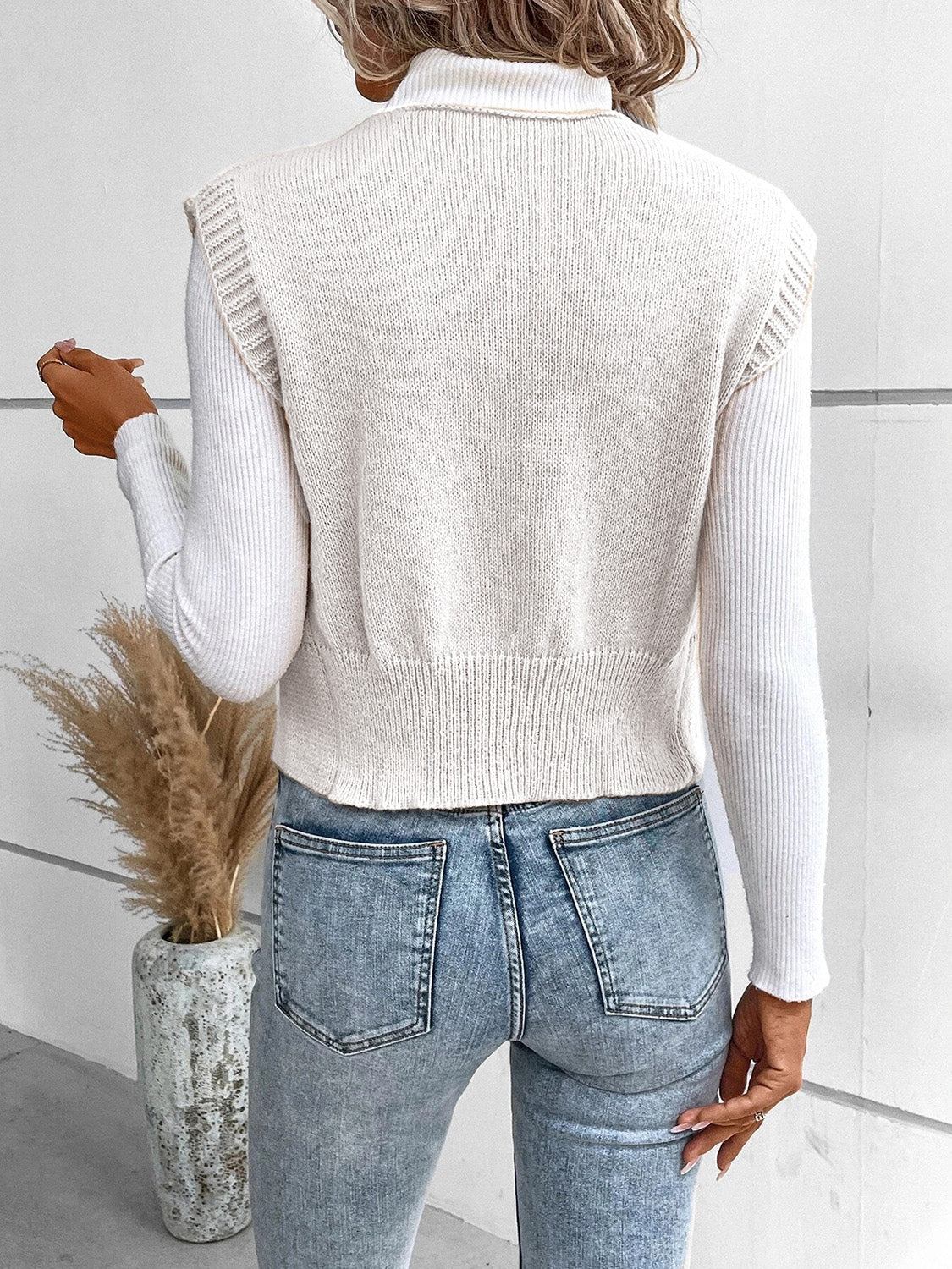 Stijlvolle V-hals cardigan met knopen – Emma