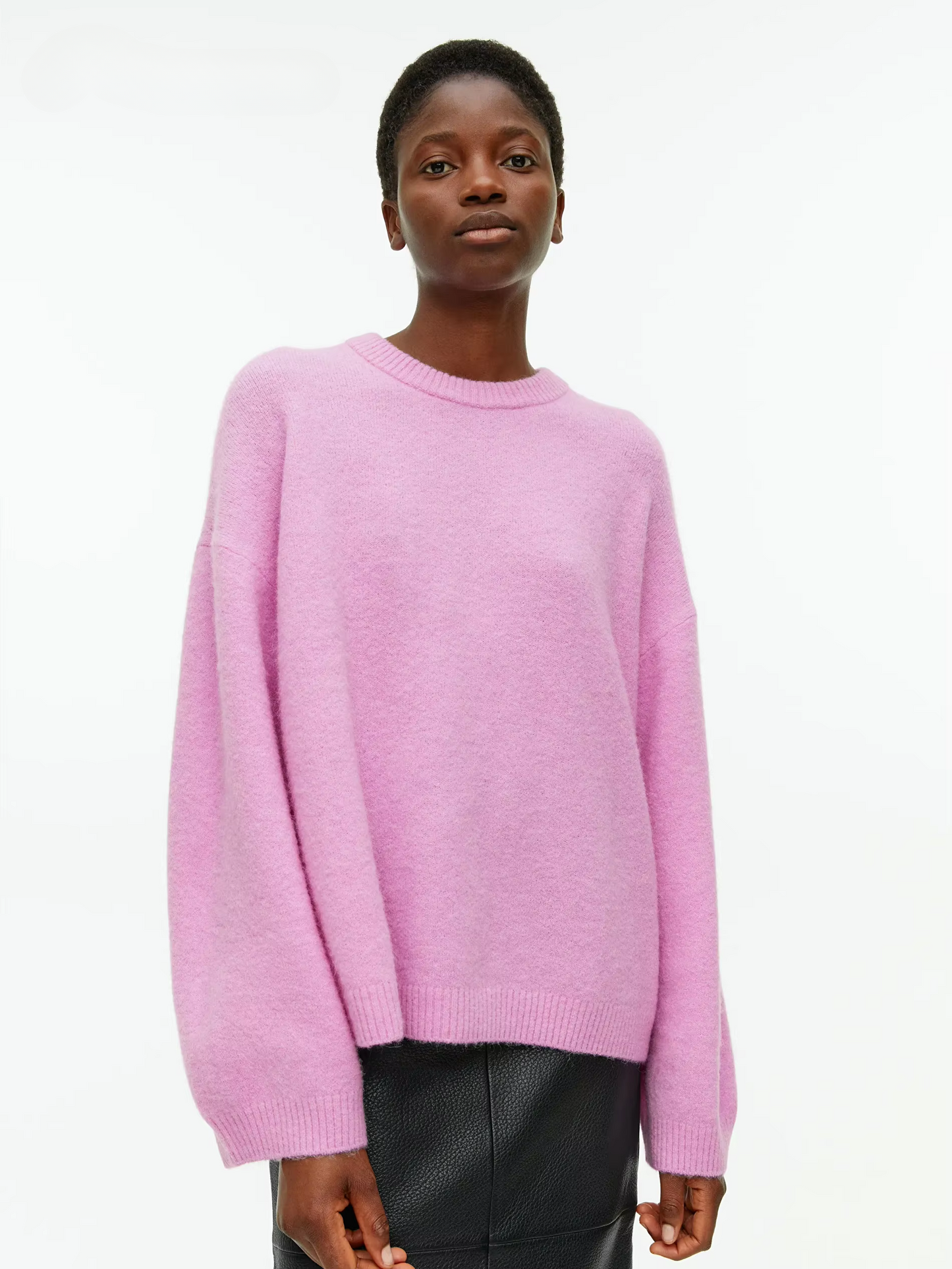 Zachte oversized trui met O-hals voor dames – Noa