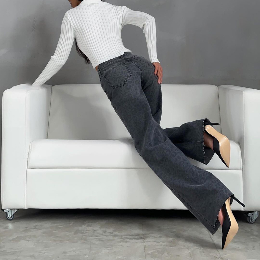 Trendy wijde pijpen jeans met leopardprint – Zoë