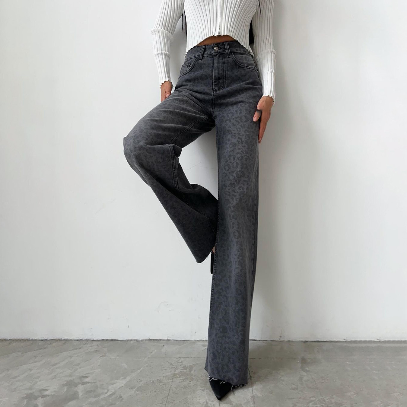 Trendy wijde pijpen jeans met leopardprint – Zoë