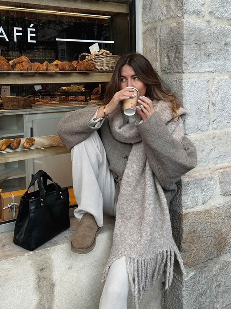 Oversized knoopjas met V-hals voor de herfst – Elise
