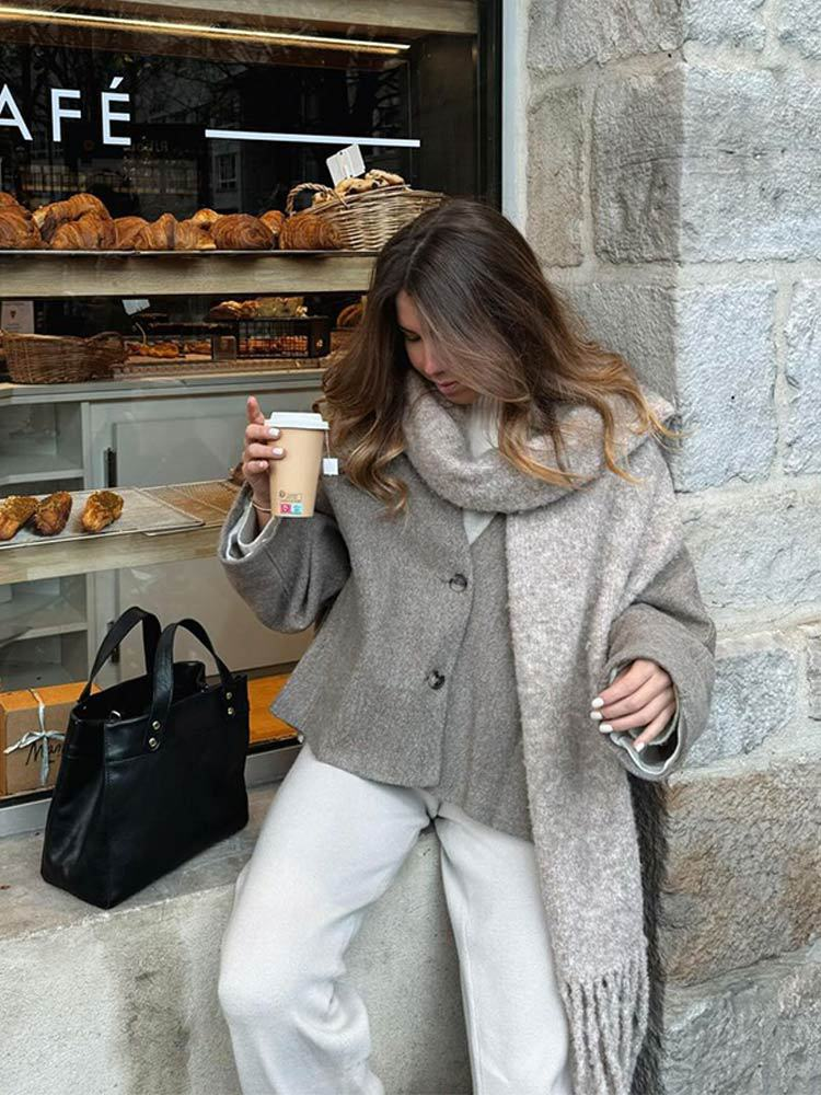 Oversized knoopjas met V-hals voor de herfst – Elise