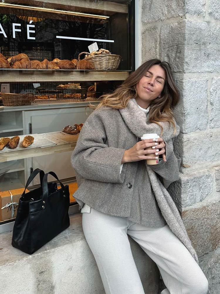 Oversized knoopjas met V-hals voor de herfst – Elise