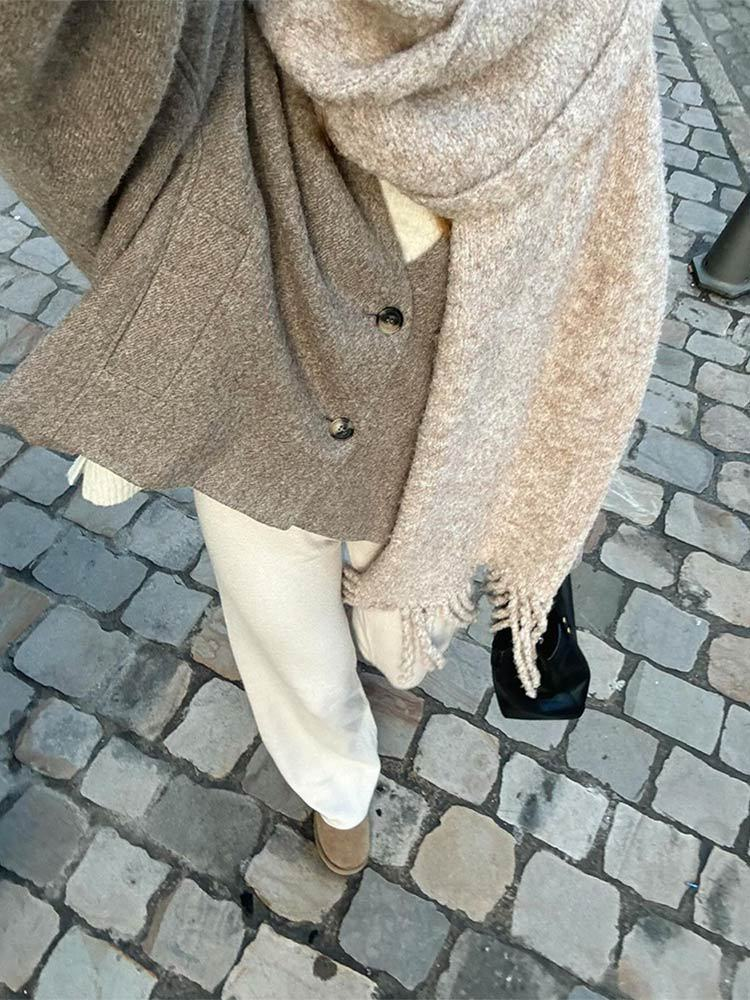 Oversized knoopjas met V-hals voor de herfst – Elise