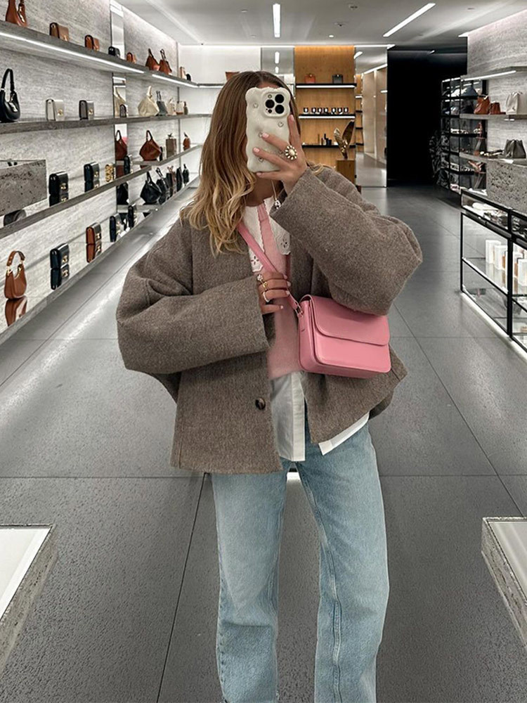 Oversized knoopjas met V-hals voor de herfst – Elise