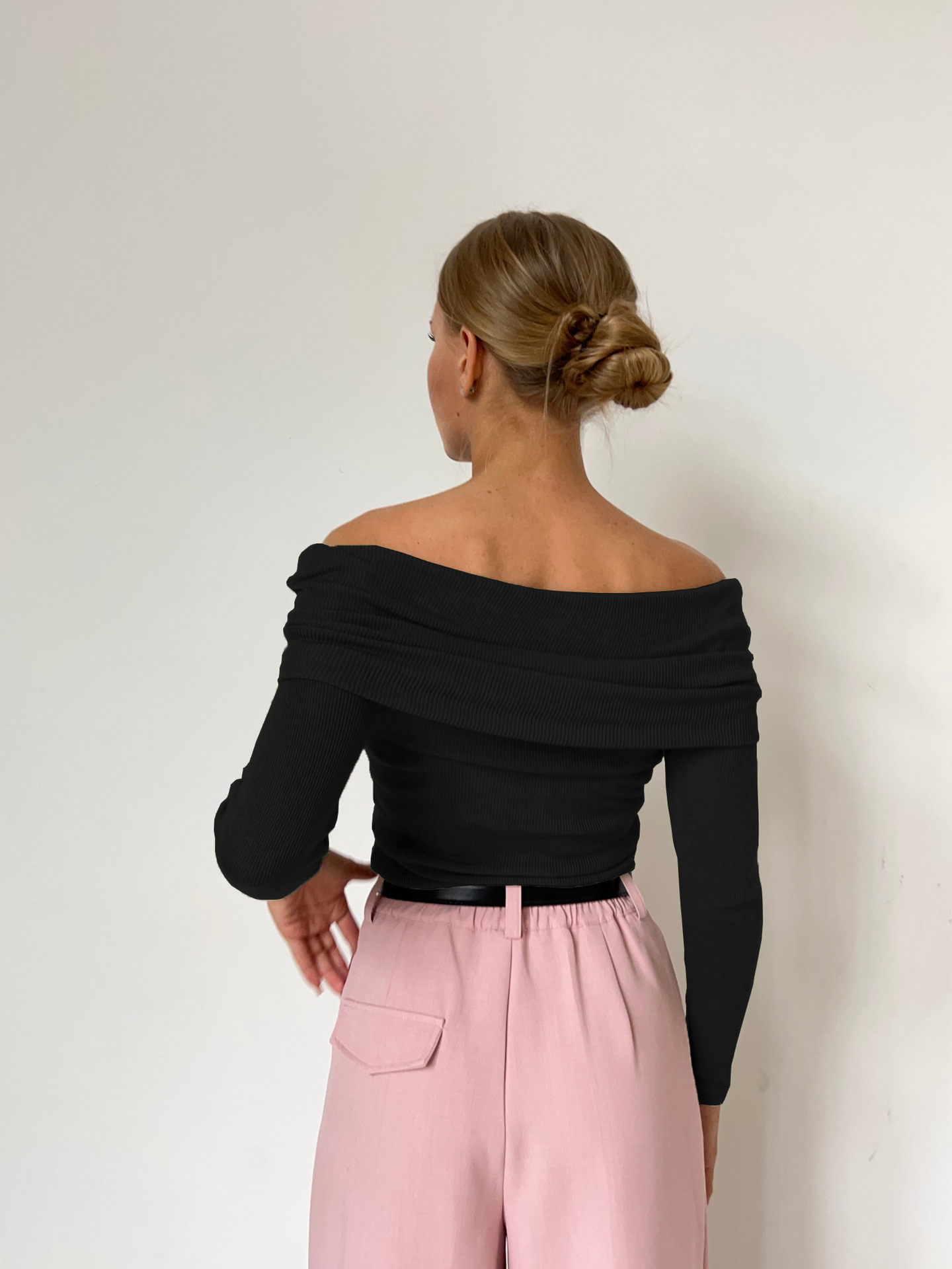 Elegante off-shoulder gebreide trui met lange mouwen – Isabella
