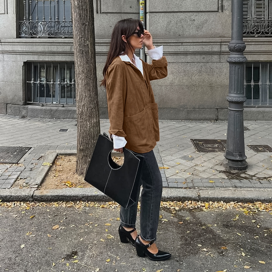 Oversized suède kraagjas met relaxte pasvorm – Mila