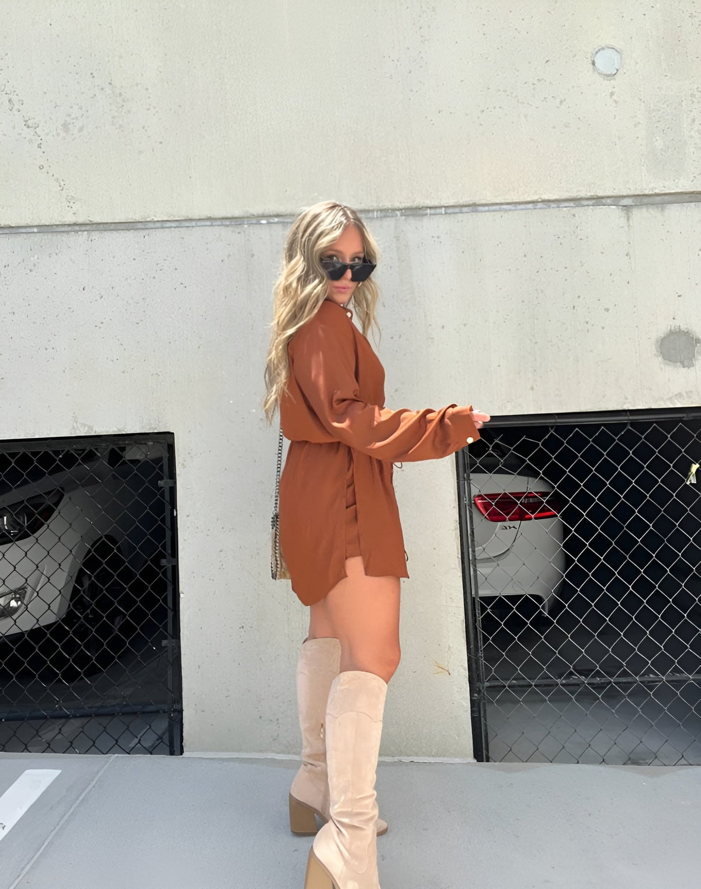 Romper jurk met shorts en tailleband – Mila