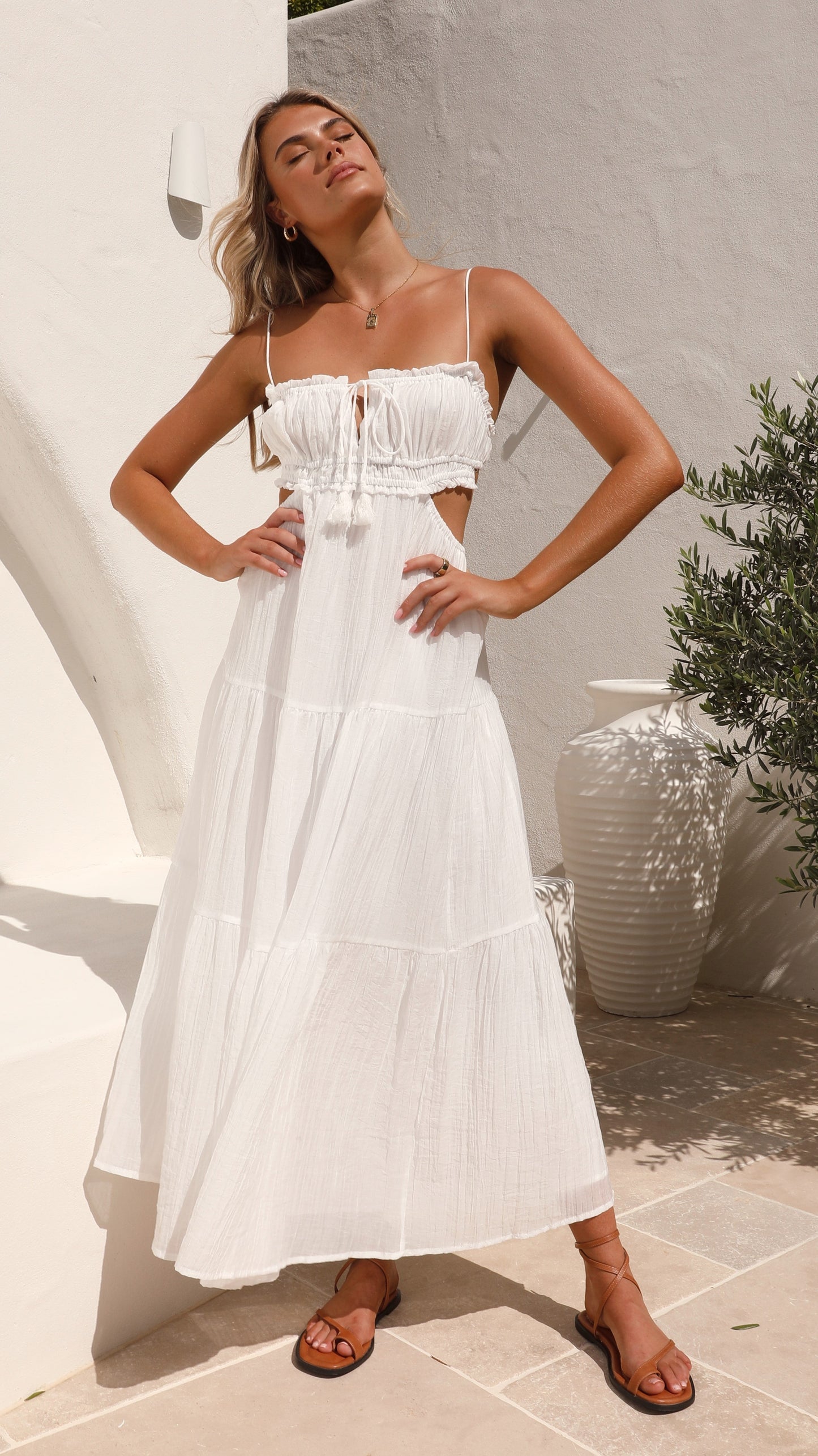 Midi Jurk Uitsnede Rechte Halslijn Elegant Design – Amalia