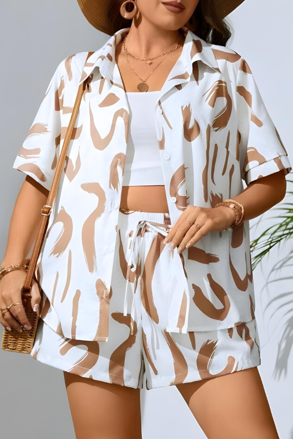 Dames strandset met knoopshirt en hoge shorts – Sorella