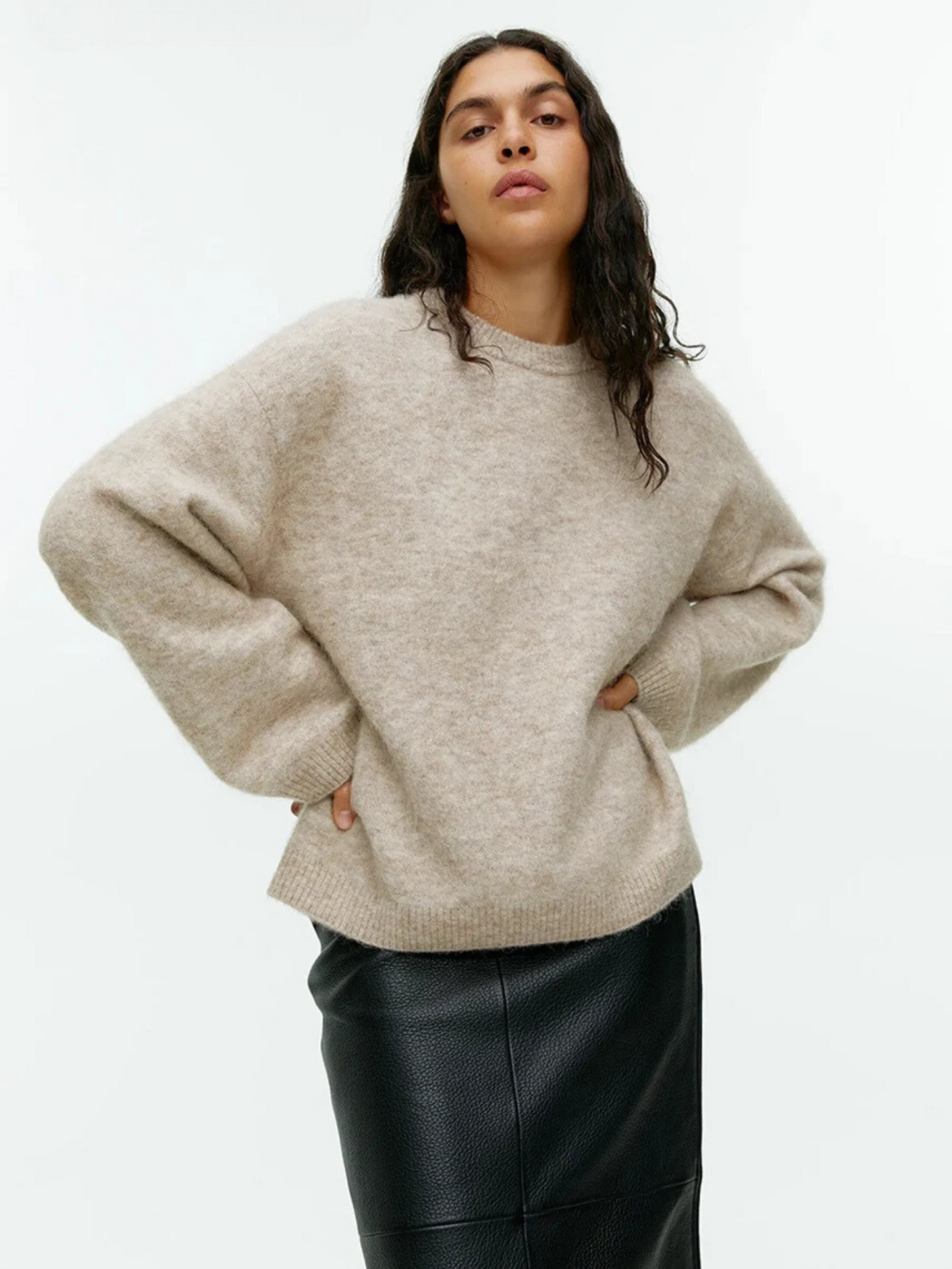 Zachte oversized trui met O-hals voor dames – Noa
