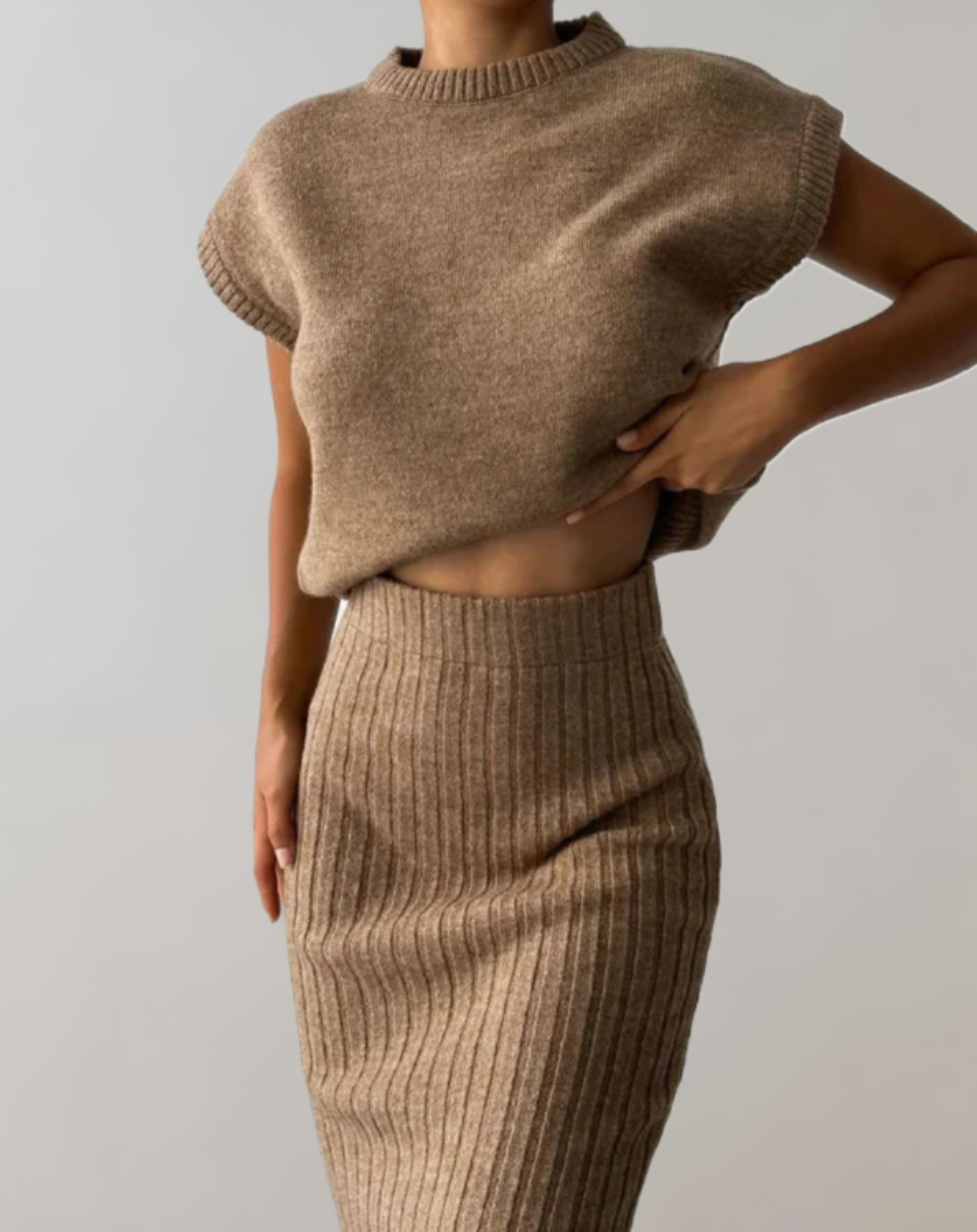 Gebreide Tweedelige Set met Cropped Top en Lange Rok – Livia