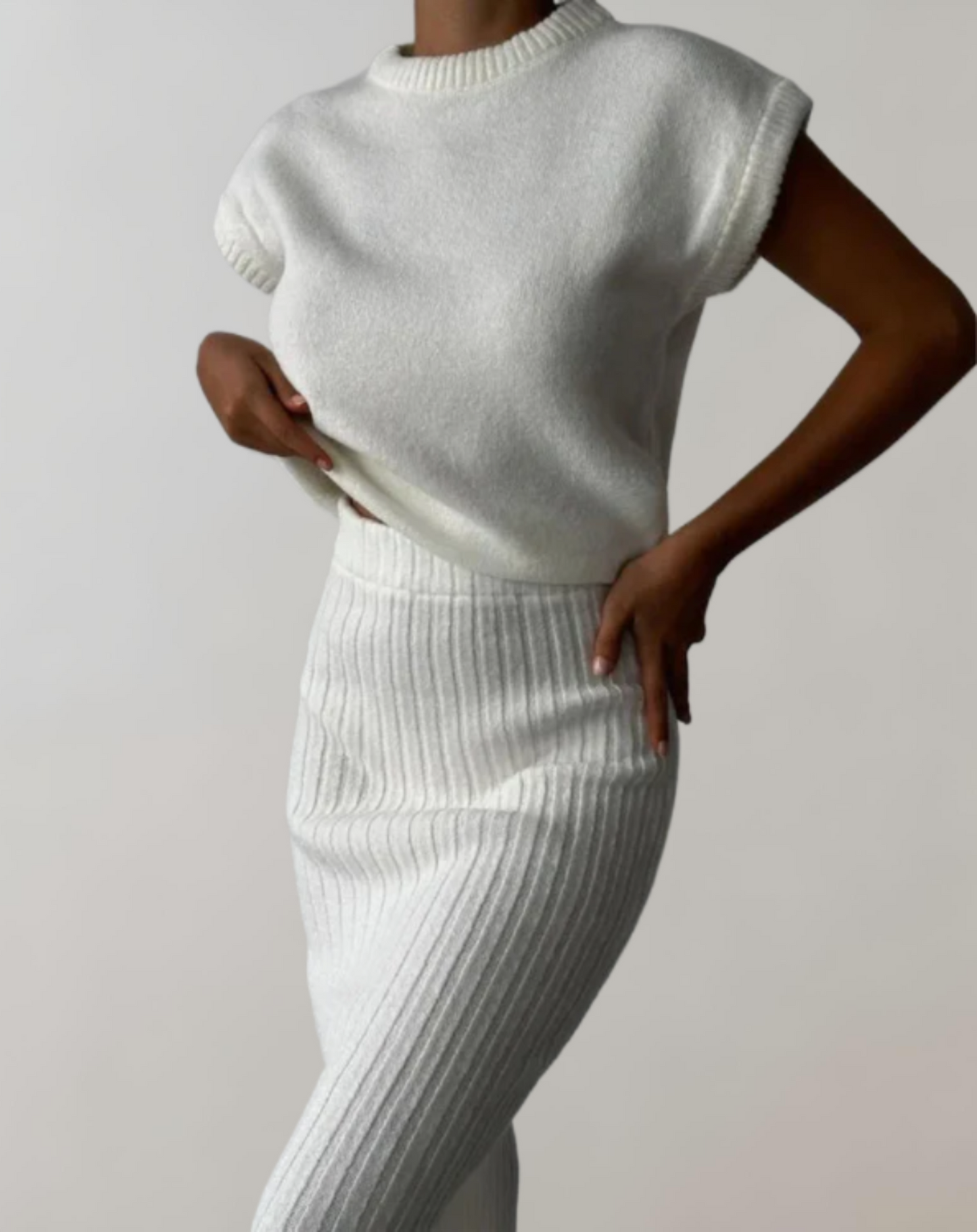 Gebreide Tweedelige Set met Cropped Top en Lange Rok – Livia
