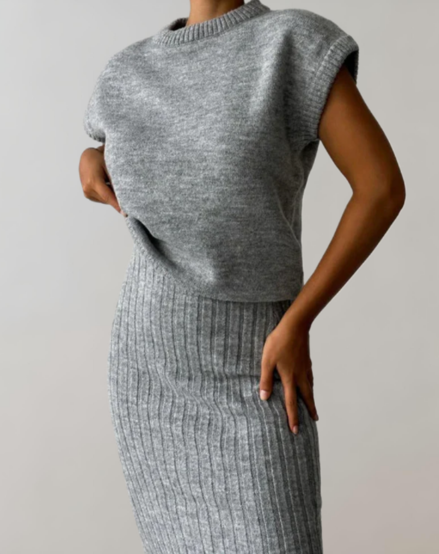 Gebreide Tweedelige Set met Cropped Top en Lange Rok – Livia