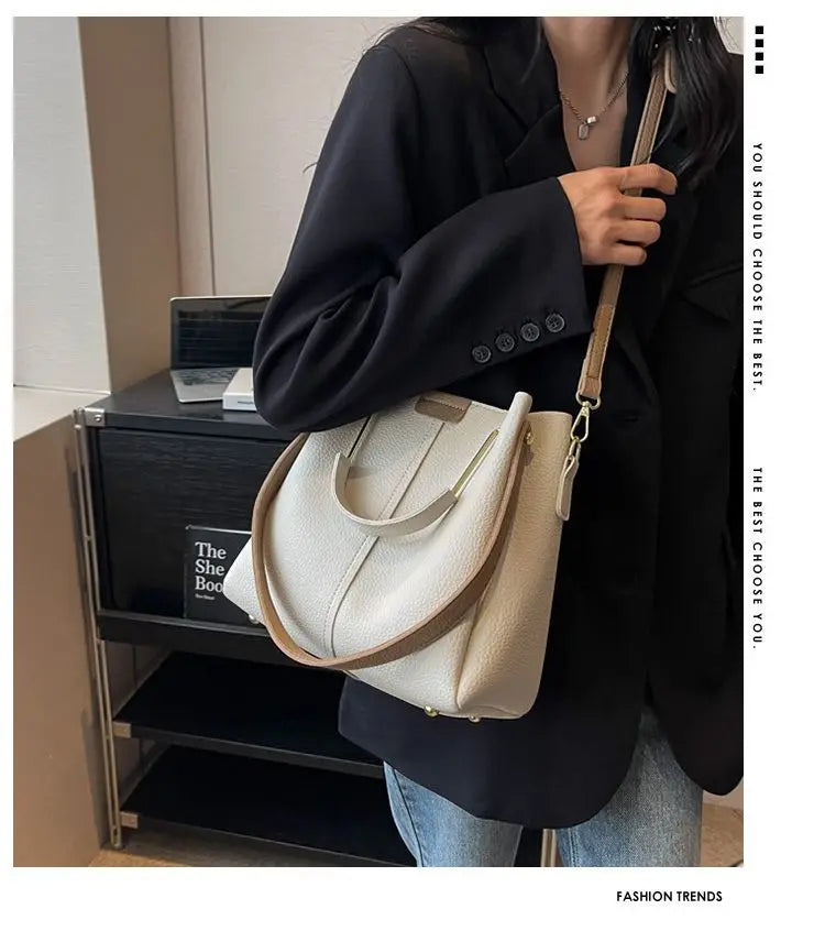 Elegante vegan tote bag met gouden details – Marelia