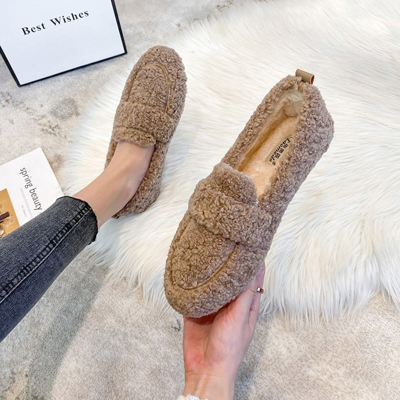 Warme Pluche Pantoffels voor Thuiscomfort – Comforta