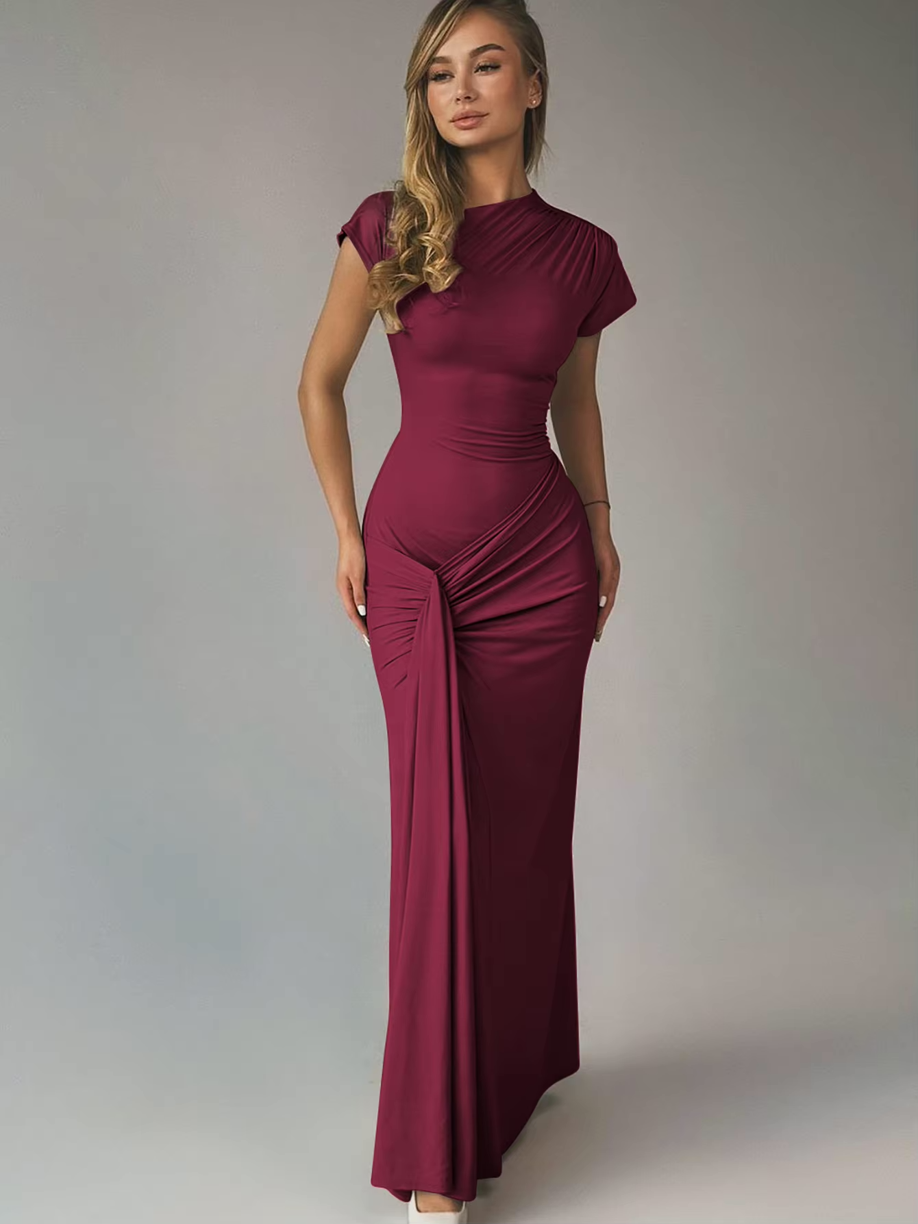 Maxi avondjurk met lace-up rug en elegante snit – Amoura