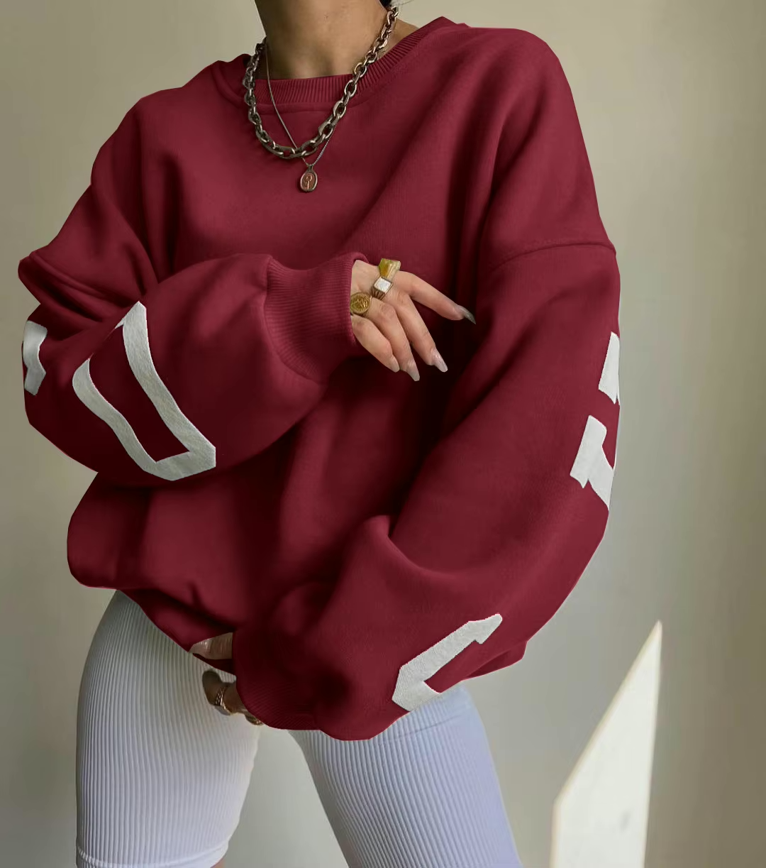 Oversized sweatshirt met varsity details en zachte stof – Maelyn