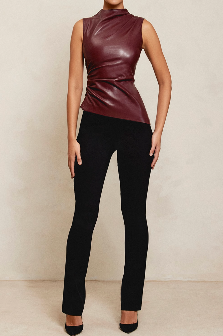 Asymmetrische faux leren top voor dames – Serena