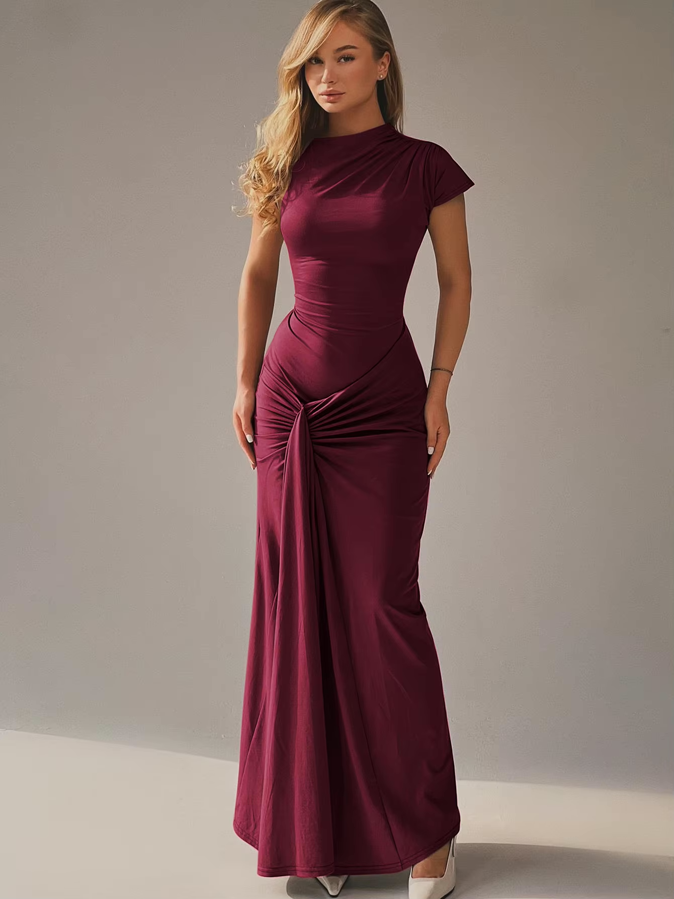 Maxi avondjurk met lace-up rug en elegante snit – Amoura