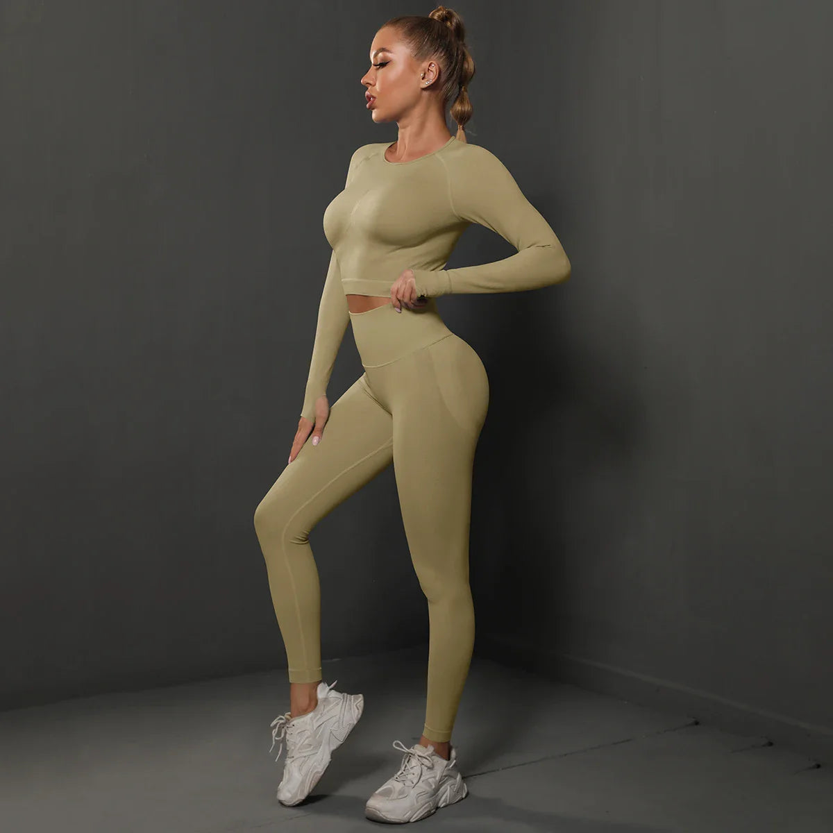 Naadloos Sportset voor Dames met Crop Top en Legging – Revina