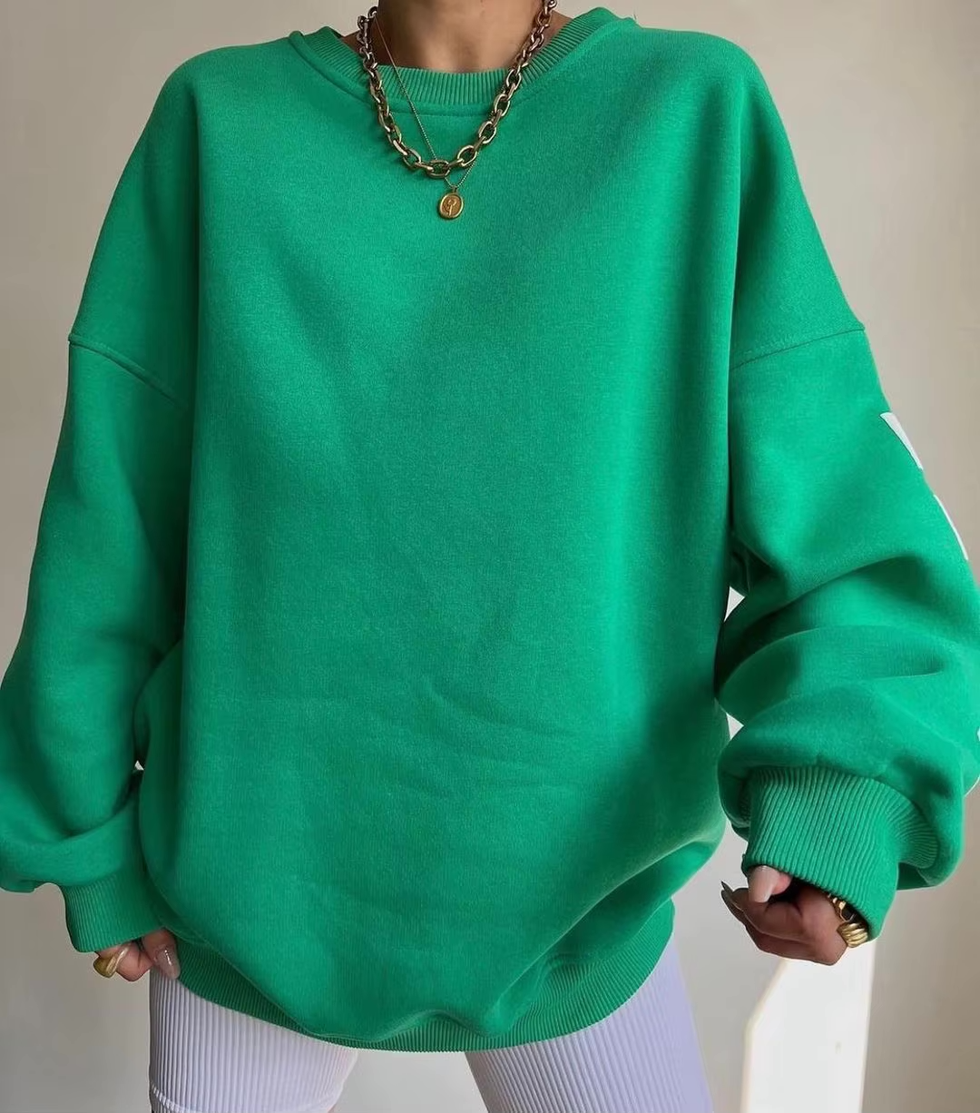 Oversized sweatshirt met varsity details en zachte stof – Maelyn