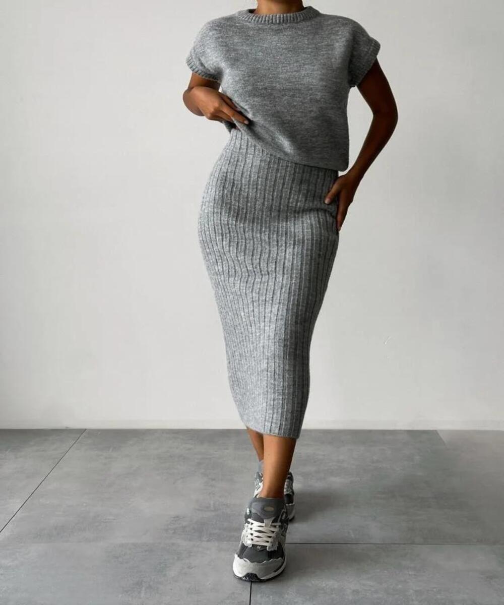 Ribgebreide top en midi-rok set voor dames – Elara