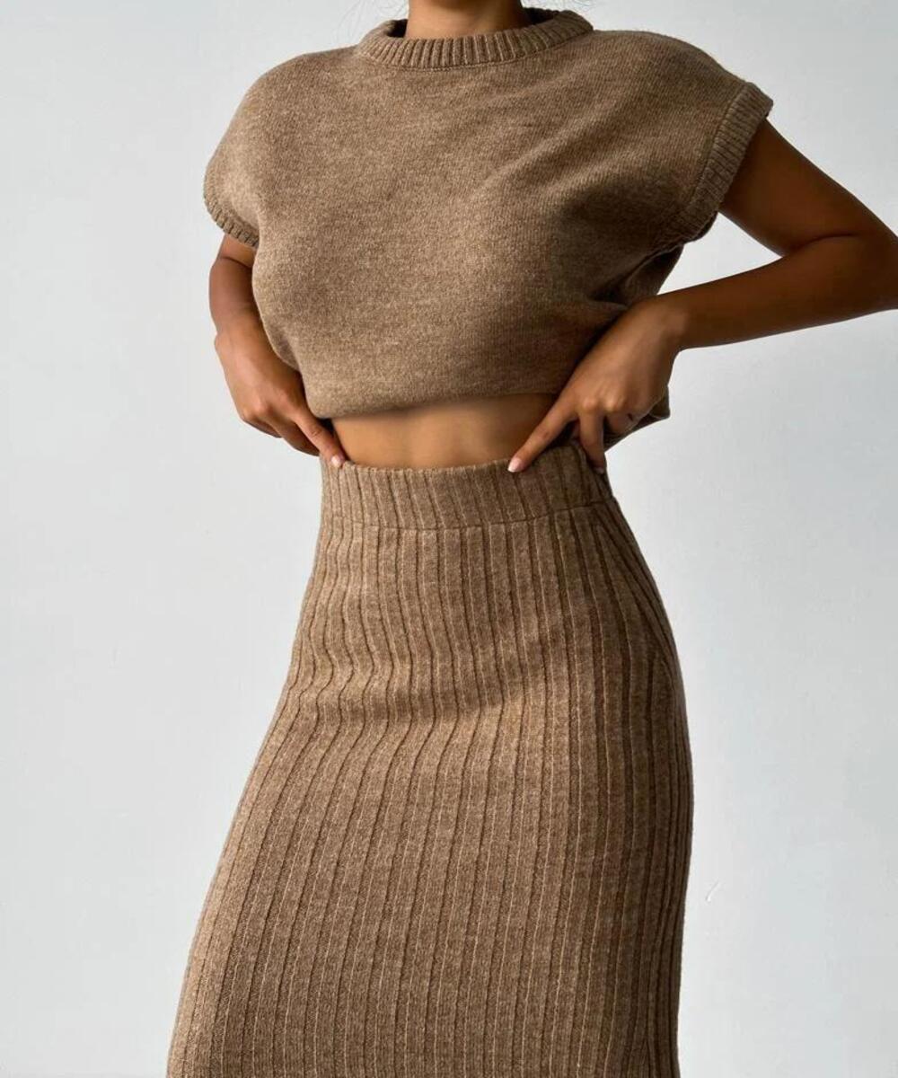 Ribgebreide top en midi-rok set voor dames – Elara