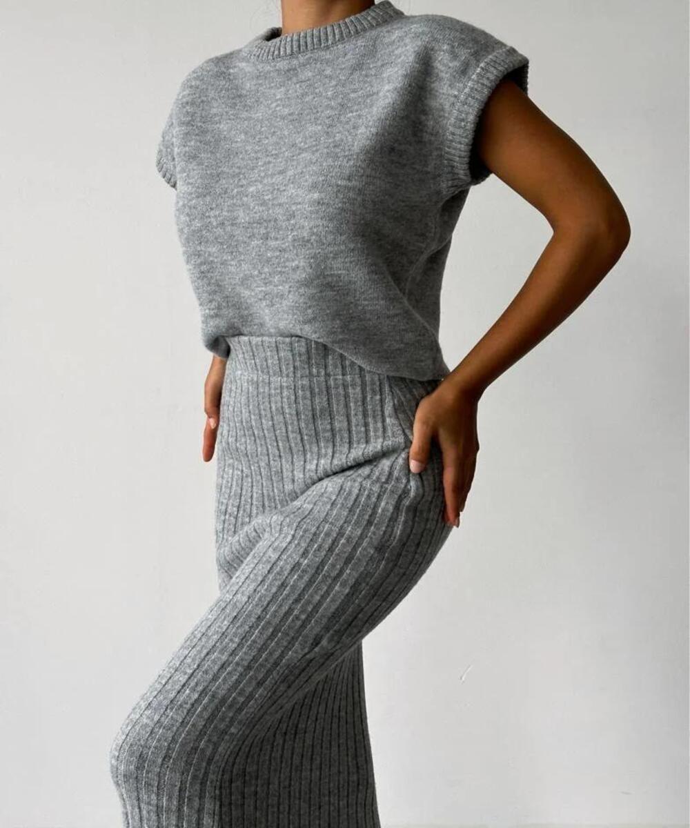 Ribgebreide top en midi-rok set voor dames – Elara