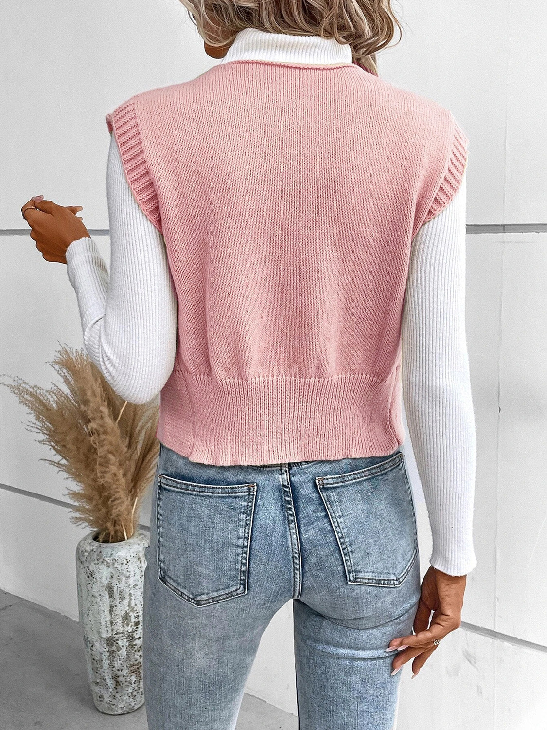 Stijlvolle V-hals cardigan met knopen – Emma