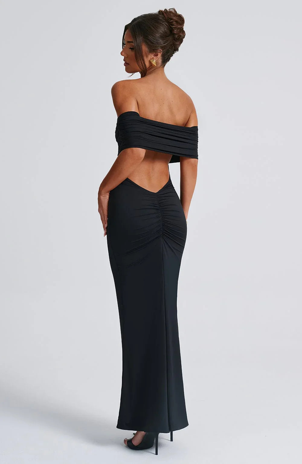 Maxi jurk off-shoulder met open rug – Noa