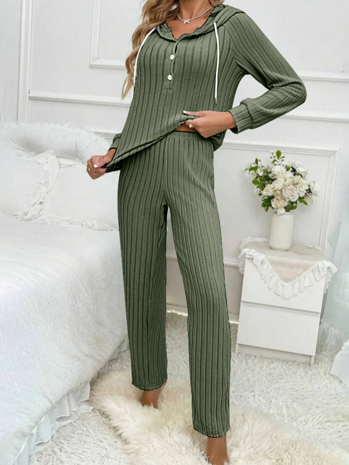 Top met capuchon en geribde broek met trekkoord – Demi
