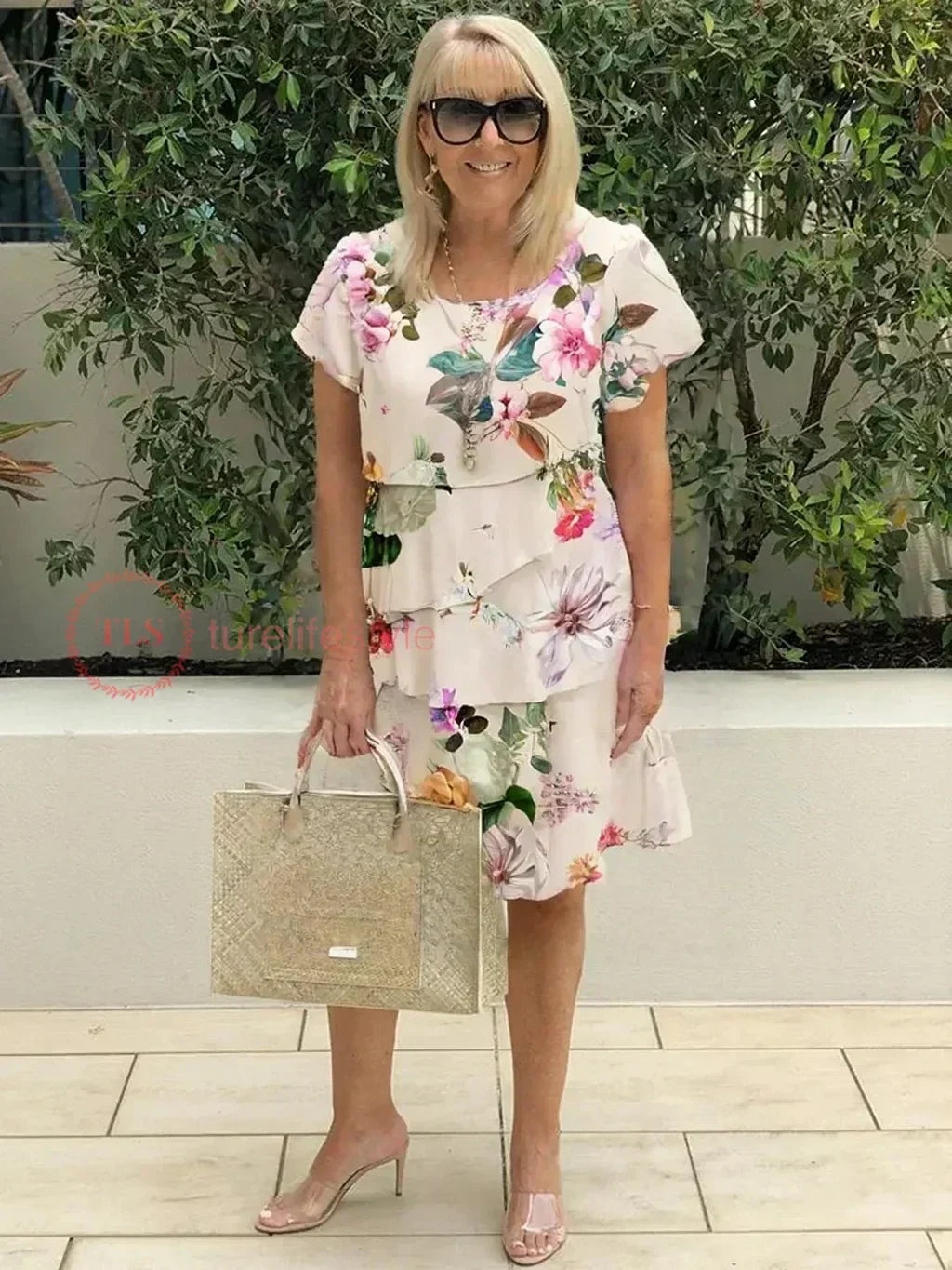 Maxi bloemenjurk met ronde hals en lagen – Gisella