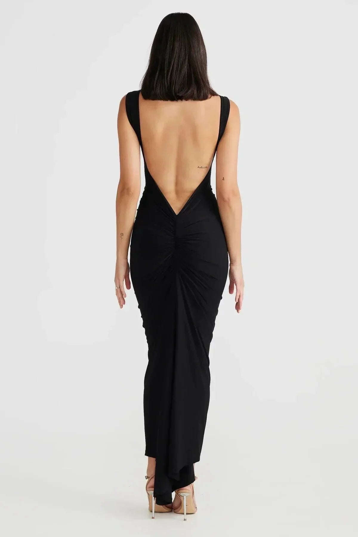 Lange Geplooide Jurk Open Rug Elegant – Eva