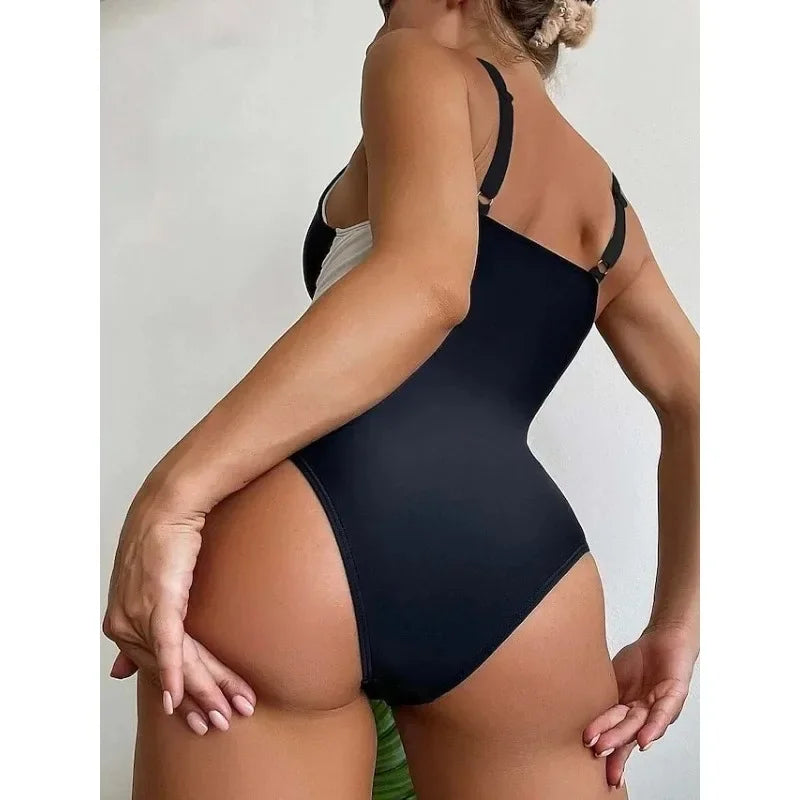 Strak Bodycon Badpak voor Elegante Strandlook – Emma