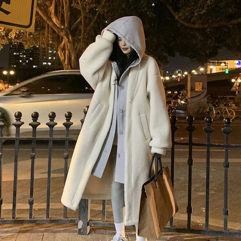 Lange stijlvolle trenchcoat met capuchon voor dames – Isabella