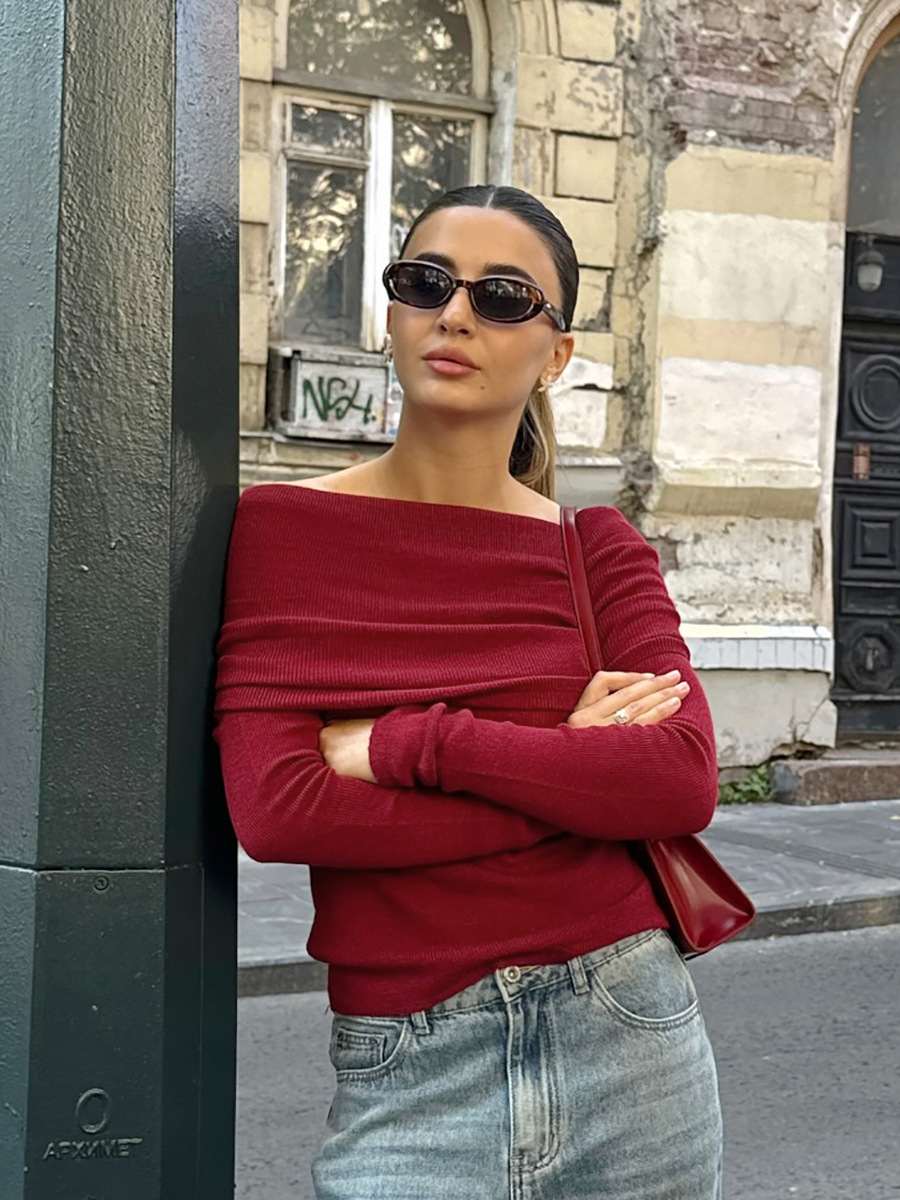 Rode Off-Shoulder Gebreide Top voor Dames – Sophie