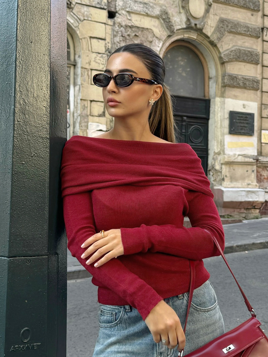 Rode Off-Shoulder Gebreide Top voor Dames – Sophie