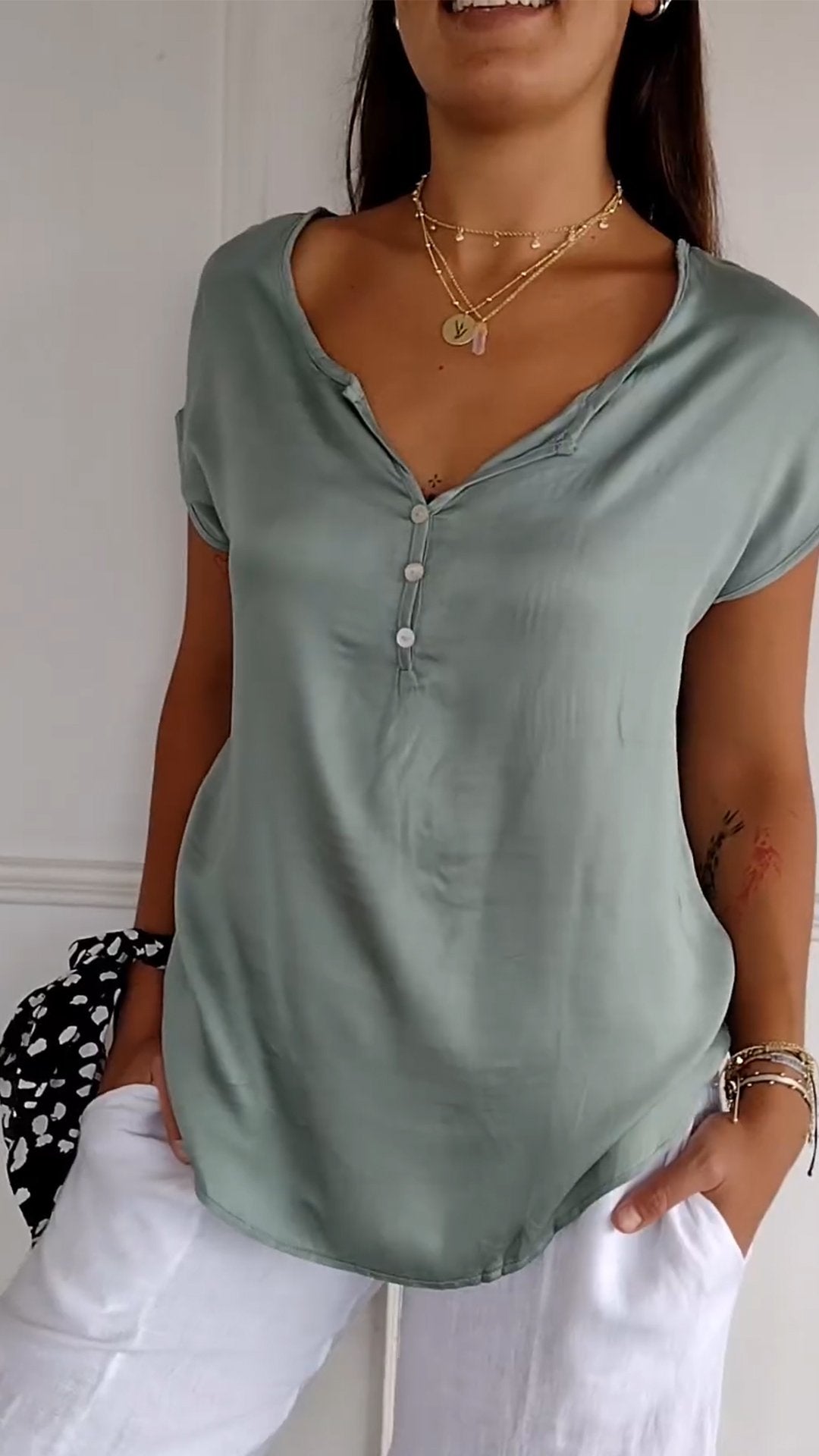 Elegante V-hals damesblouse met stijl – Elise