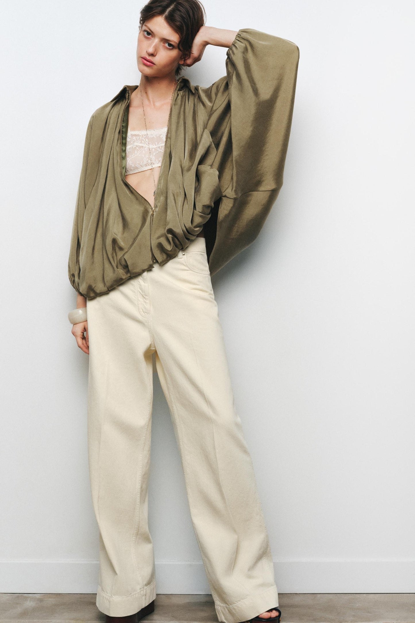 Oversized damesjas met plooien en ballonmouwen – Elise