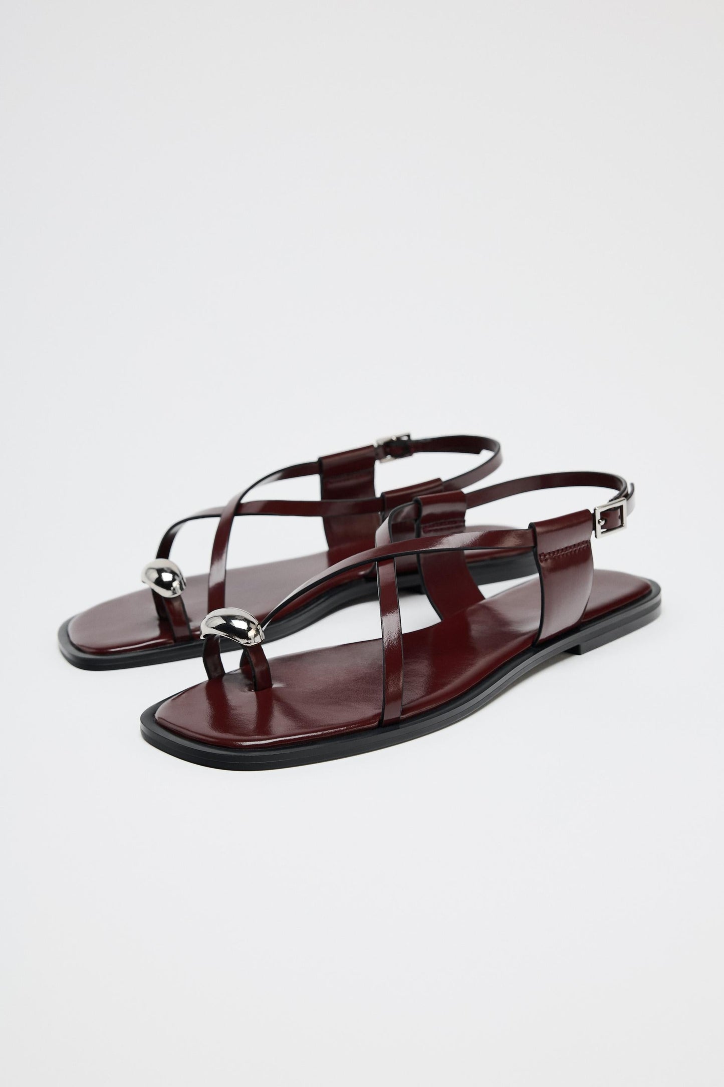 Minimalistische dames sandalen met metallic detail – Liora